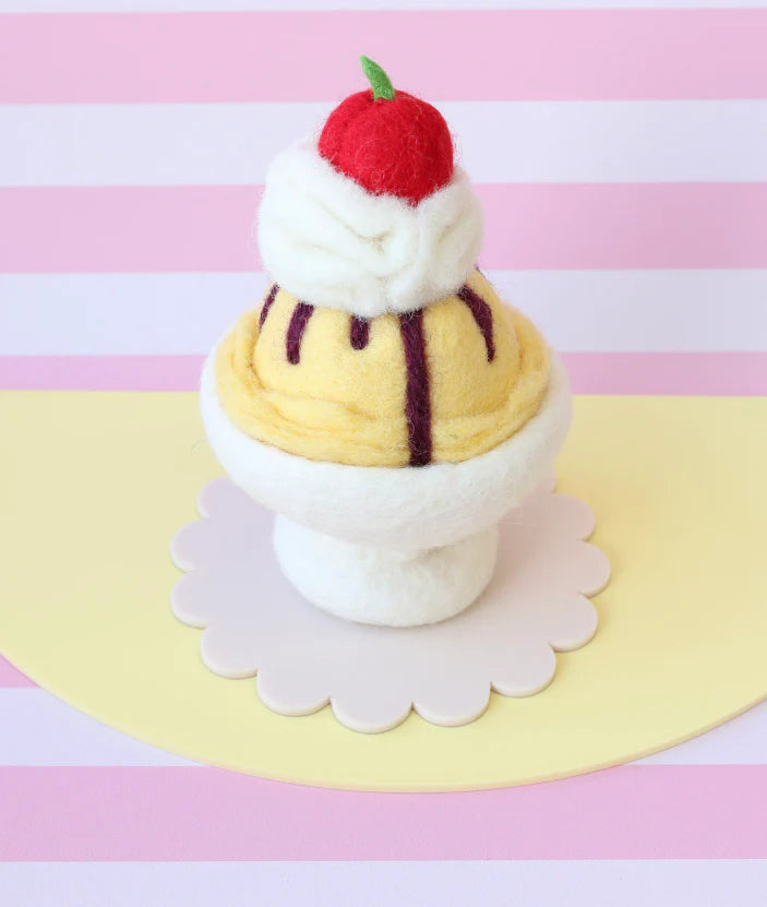 Juni Moon Sundaes