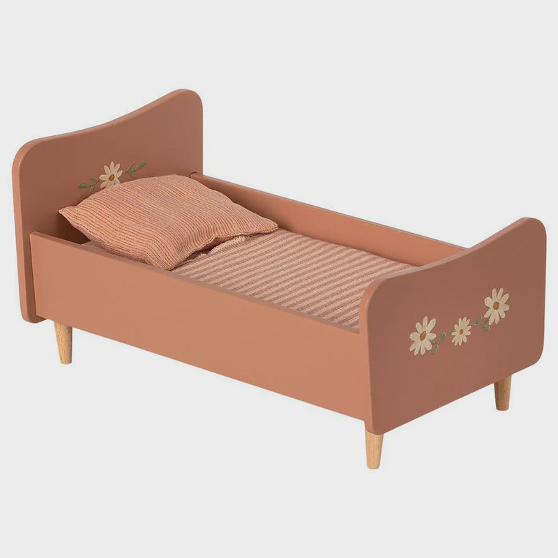 Wooden Bed Rose